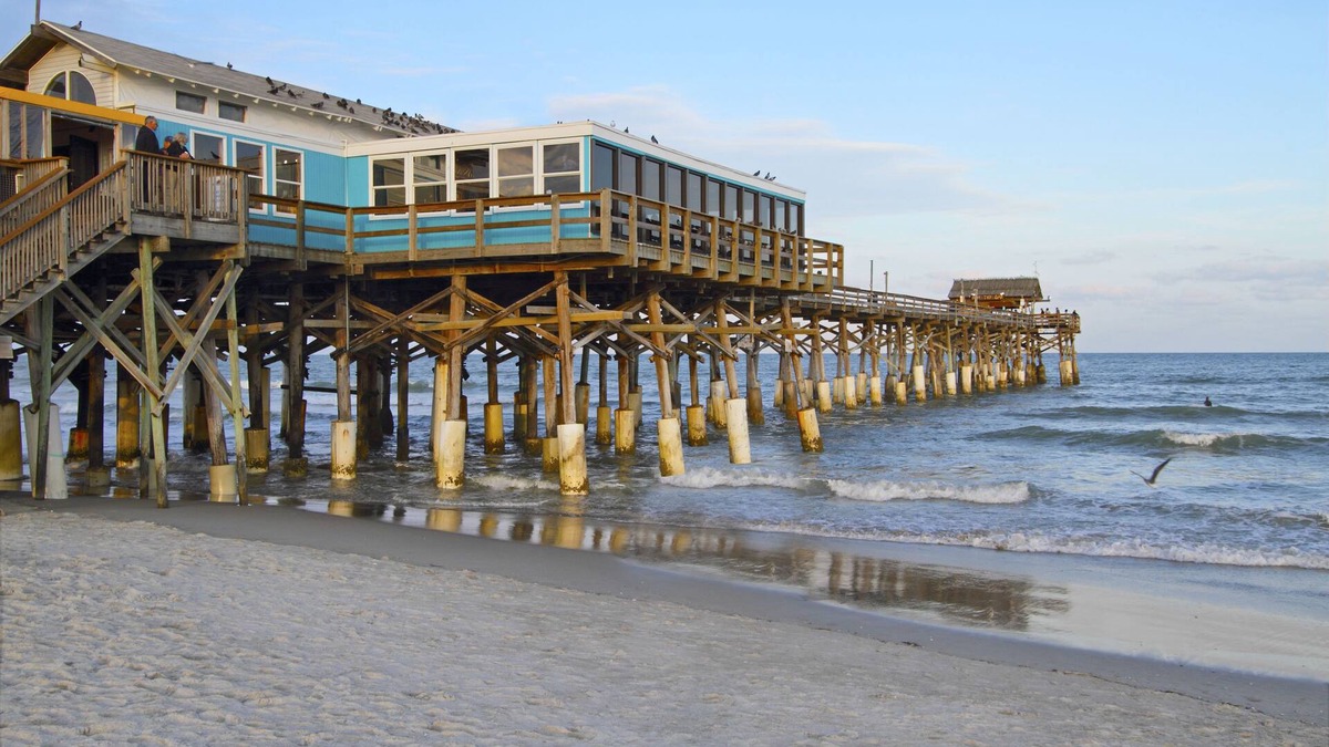 Avon By The Sea Hotel | Days Inn by Wyndham Cocoa Beach Port Canaveral