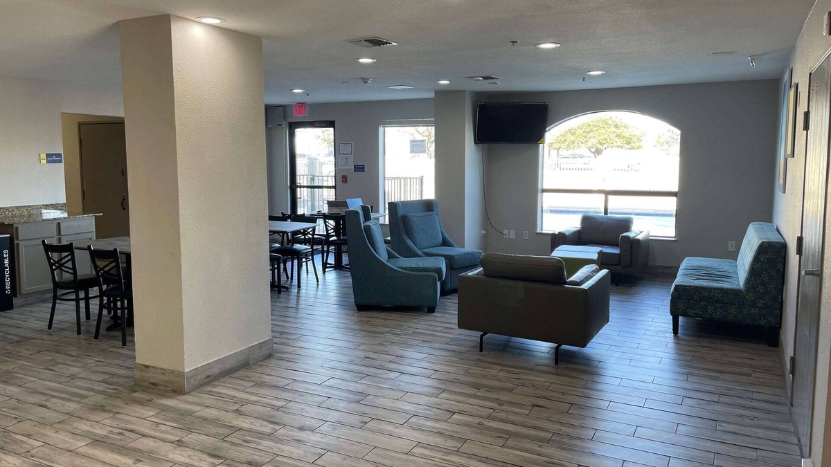 Garland Hotel | Days Inn by Wyndham Dallas Garland West