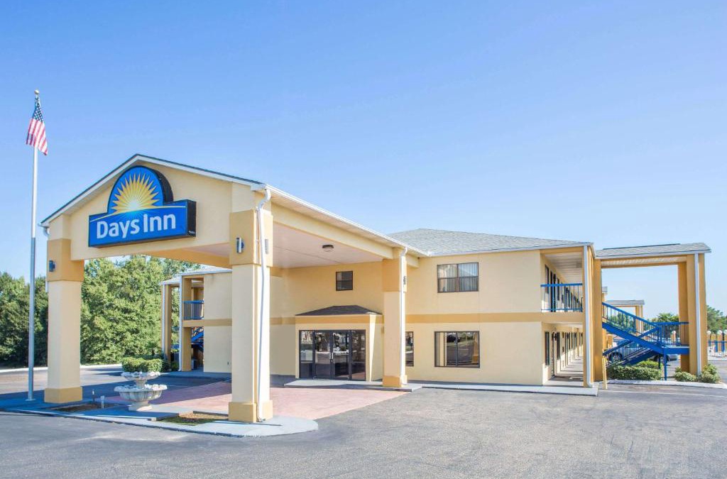 Enterprise Hotel | Days Inn by Wyndham Enterprise