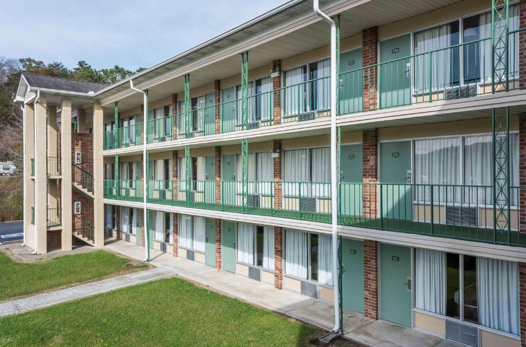 Jellico Hotel | Days Inn by Wyndham Jellico - Tennessee State Line