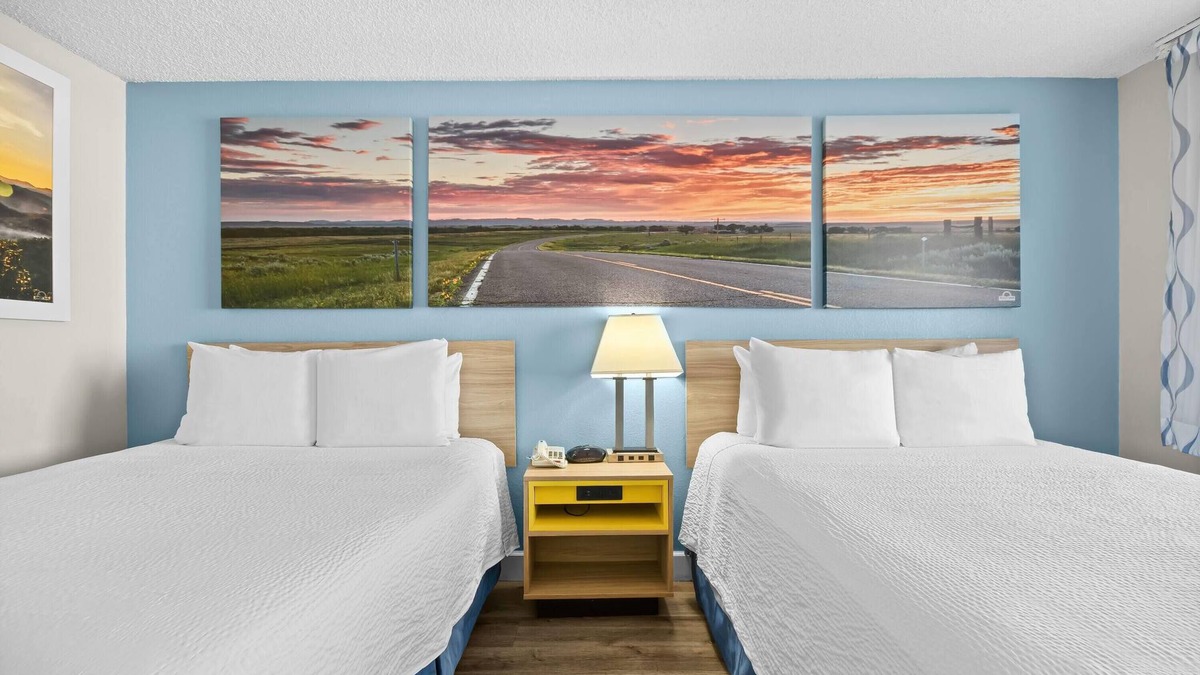 Lost Hills Hotel | Days Inn by Wyndham Lost Hills
