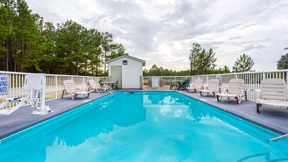 Lugoff Hotel | Days Inn by Wyndham Lugoff