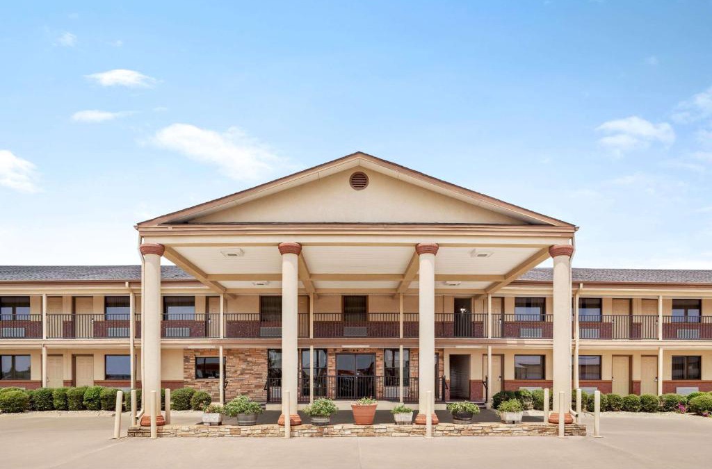 Paris Hotel | Days Inn by Wyndham Paris