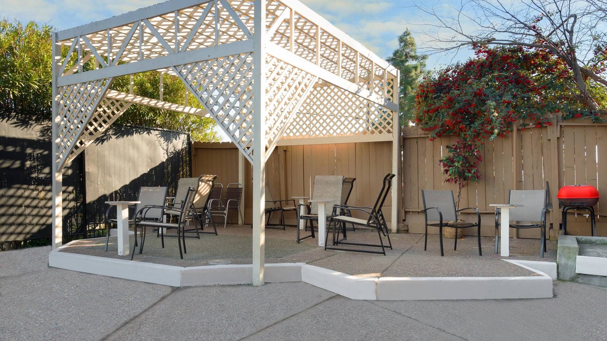 Pinole Hotel | Days Inn by Wyndham Pinole Berkeley