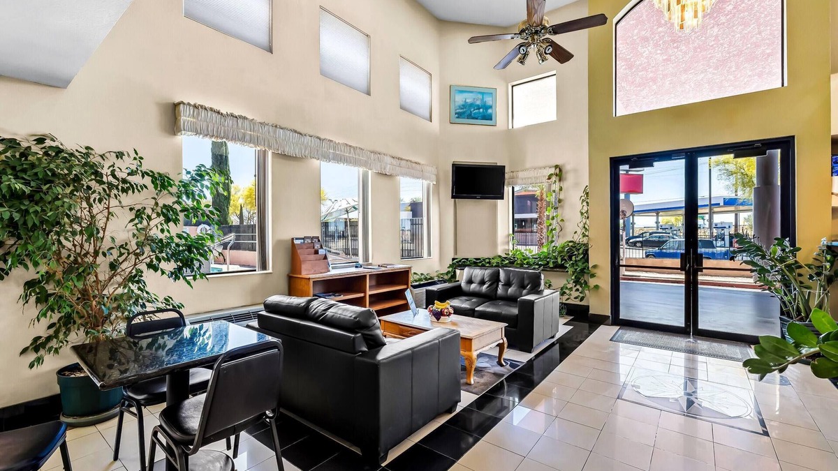 Tucson Hotel | Days Inn by Wyndham Tucson Airport