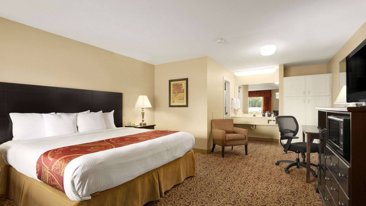 Alexander City Hotel | Days Inn by Wyndham Alexander City