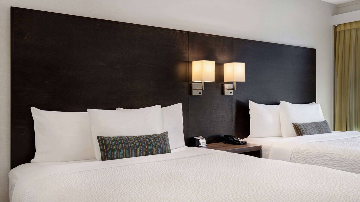 Sidney Hotel | Days Inn by Wyndham Victoria Airport Sidney