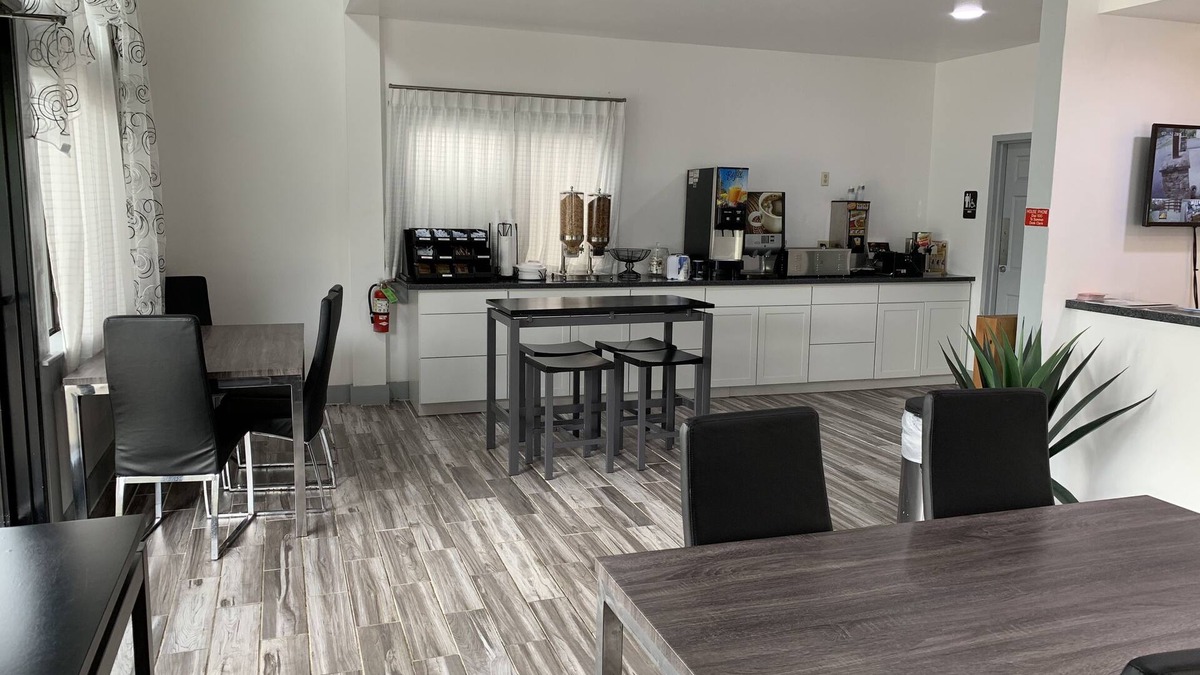 Waynesville Hotel | Days Inn by Wyndham Waynesville NC