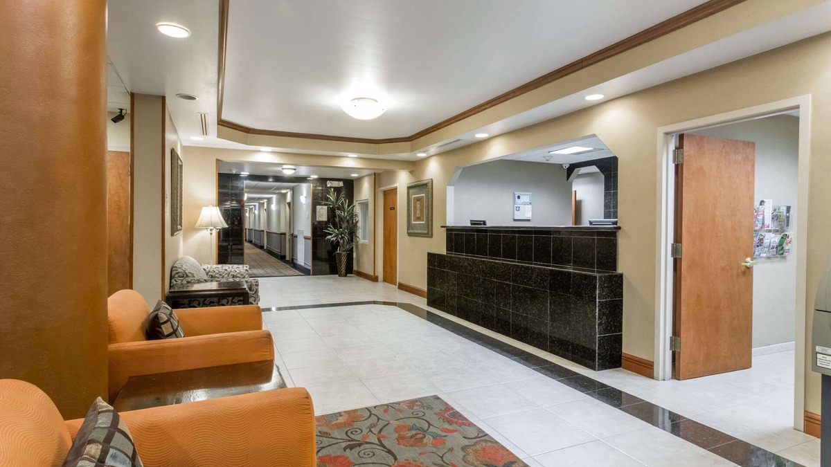 Fort Pierce Hotel | Days Inn & Suites by Wyndham Fort Pierce I-95