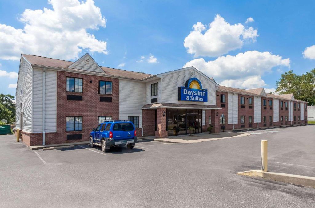 Cambridge Hotel | Days Inn & Suites by Wyndham Cambridge