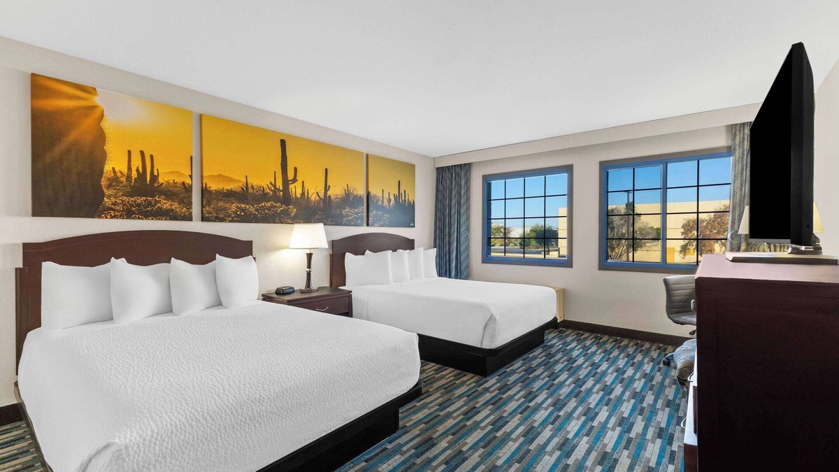 Mesa Hotel | Days Inn & Suites by Wyndham Mesa Near Phoenix