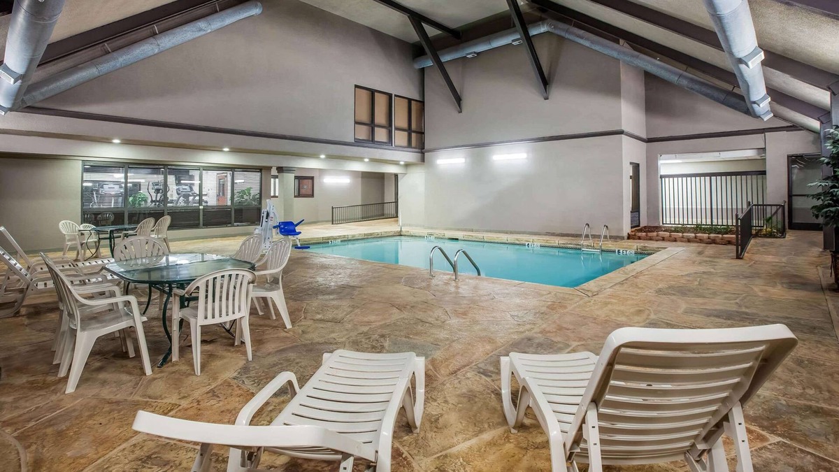 Tyler Hotel | Days Inn & Suites by Wyndham Tyler