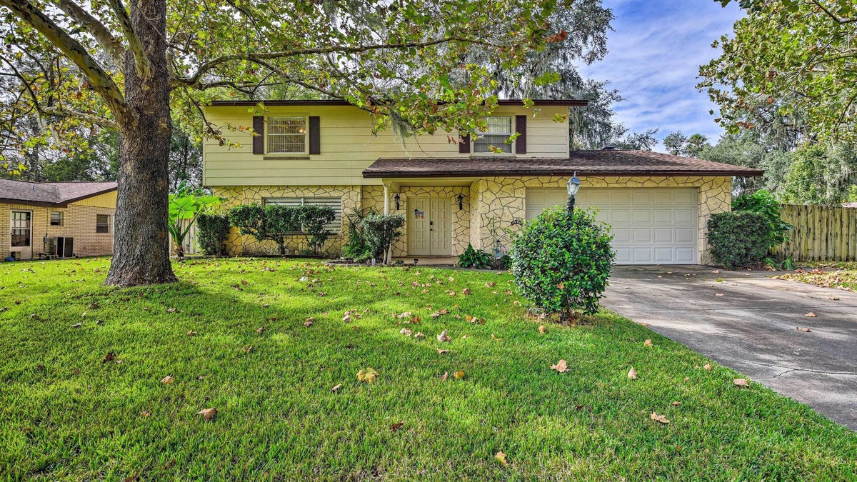 Port Orange House | Daytona Area Home ~ 3 Mi to Beach: Swim & Explore!
