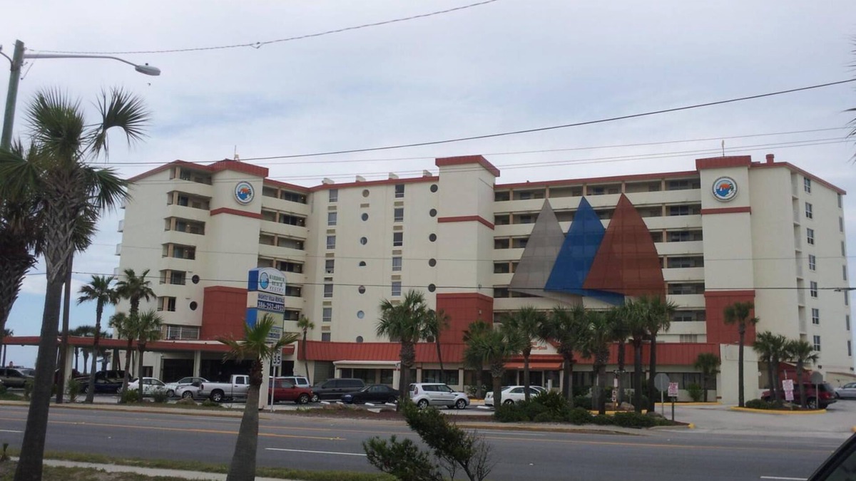 Daytona Beach Resort | DAYTONA GETAWAY OCEAN FRONT CONDO