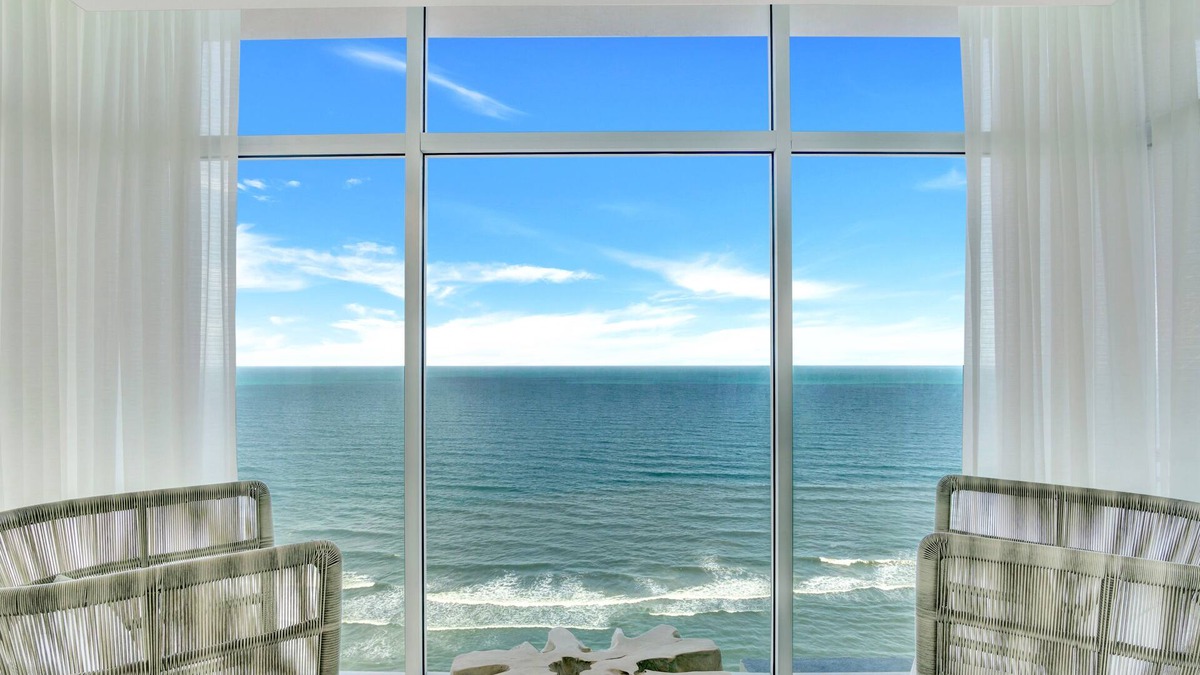 Brush - Stewarts Hotel | Daytona Grande Oceanfront Resort