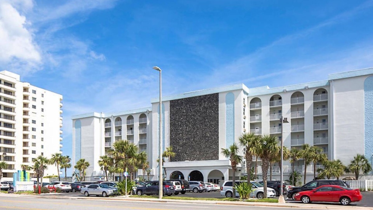 Daytona Beach Shores Resort | 🌴 Daytona Seabreeze ✨ Experience Paradise in a1 Bedroom - Sleeps 4!