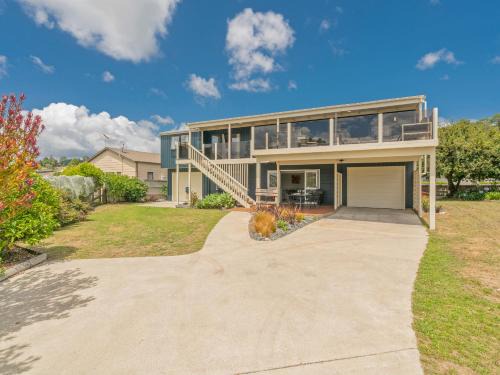 Cooks Beach House | Daze Away - Cooks Beach Holiday Home