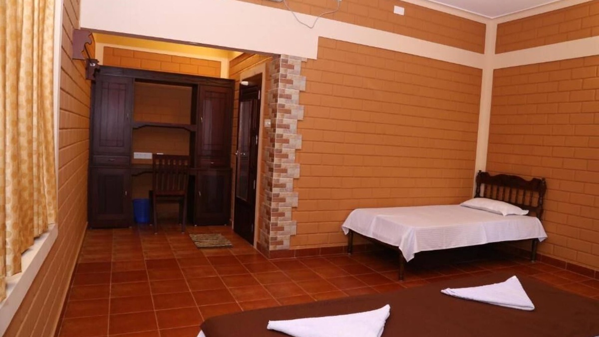 Alappuzha Bed & Breakfast | Dazzle Dew Memories - Deluxe Double Room