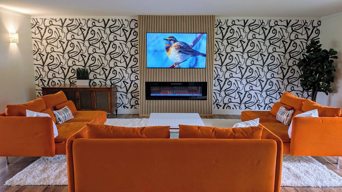 Swan Lake House | Dazzling Design, Hot Tub, Huge Rooms, Privacy, 20 acres