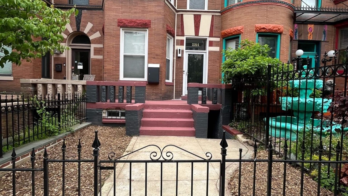 Bloomingdale House | DC brownstone in the historical Bloomingdale district
