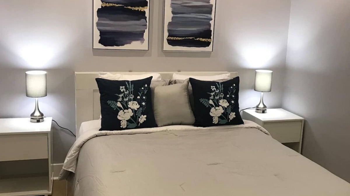 Columbia Heights Apartment | DC Modern Apartment In DC Close To Metro