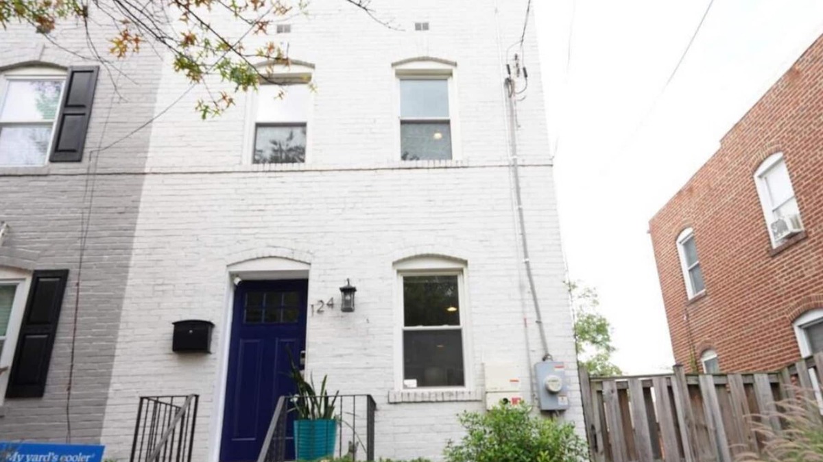 Fort Dupont House | DC Townhome with yard 1 block from blue line metro