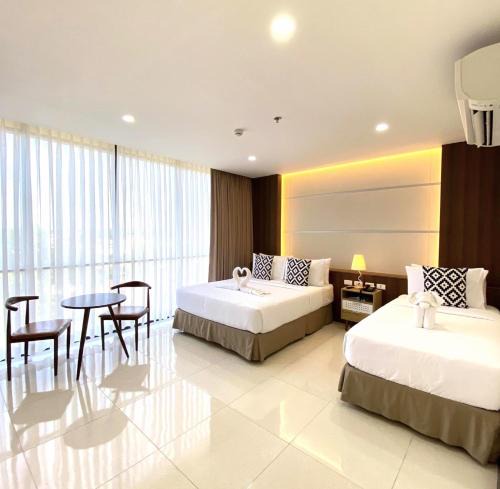 Dumaguete Hotel | DCCCO Hotel
