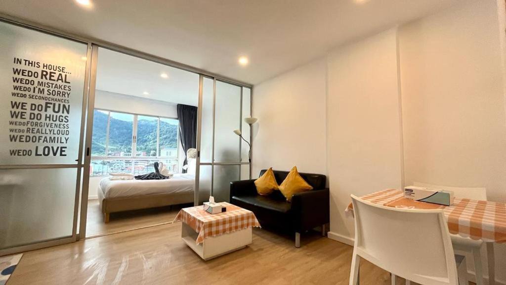 Kathu Apartment | Dcondo Kathu - Top Floor 1 Bdr Condo with shared Pool