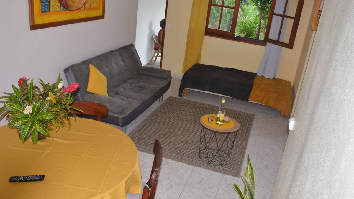 Saint-Claude Apartment | DE L'ilet AU Volcan