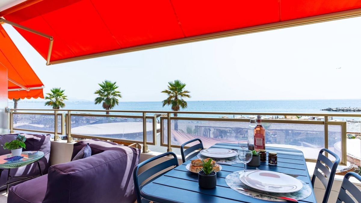 Villeneuve Loubet Beach Apartment | de la mer by Interhome