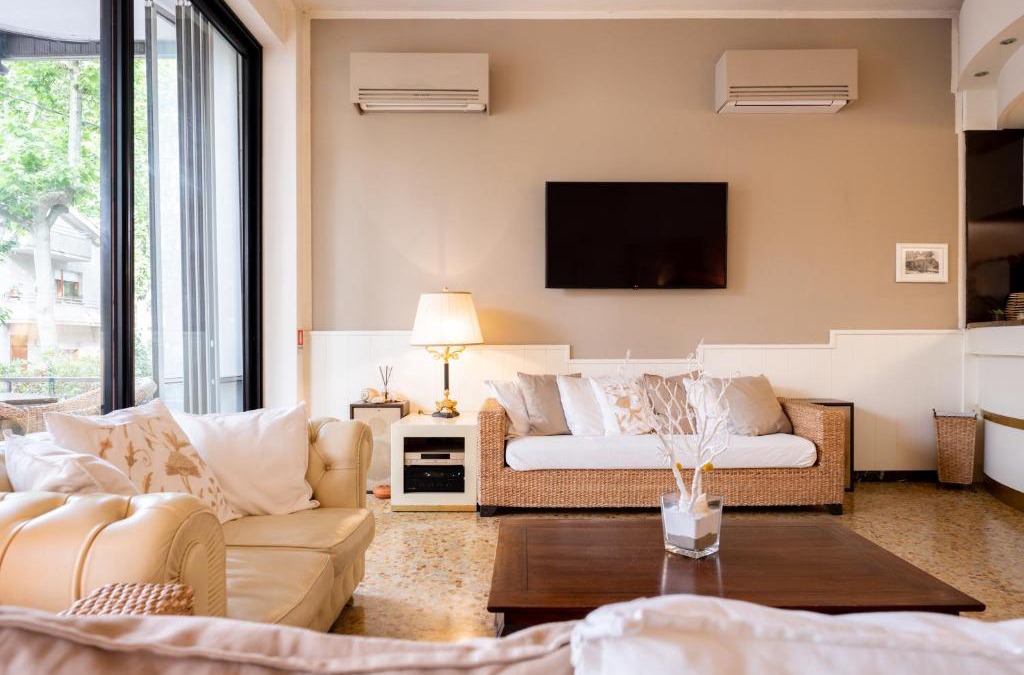 Cattolica Bed & Breakfast | De La Ville Hotel