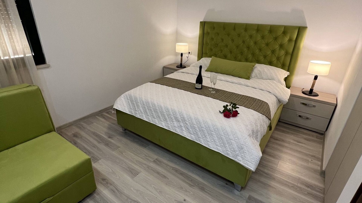 Karuc Apartment | De Lux apartment is on the first floor of Ema star apartments.