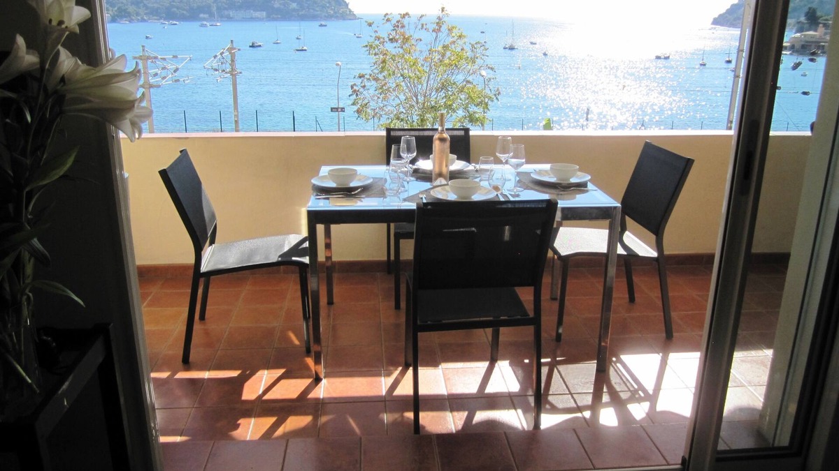 Villefranche-sur-Mer Apartment | De luxe air-cond 2 bed apt close to beach with large terrace and sea view