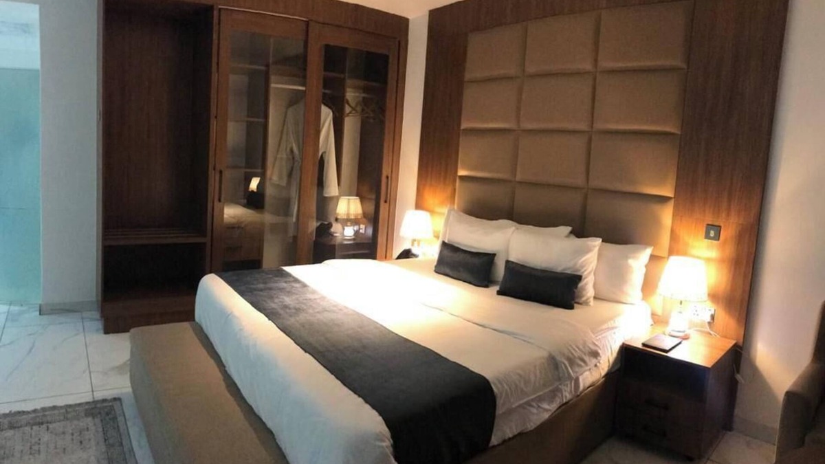 Port Harcourt Hotel | De Palms Hotel Port Harcourt