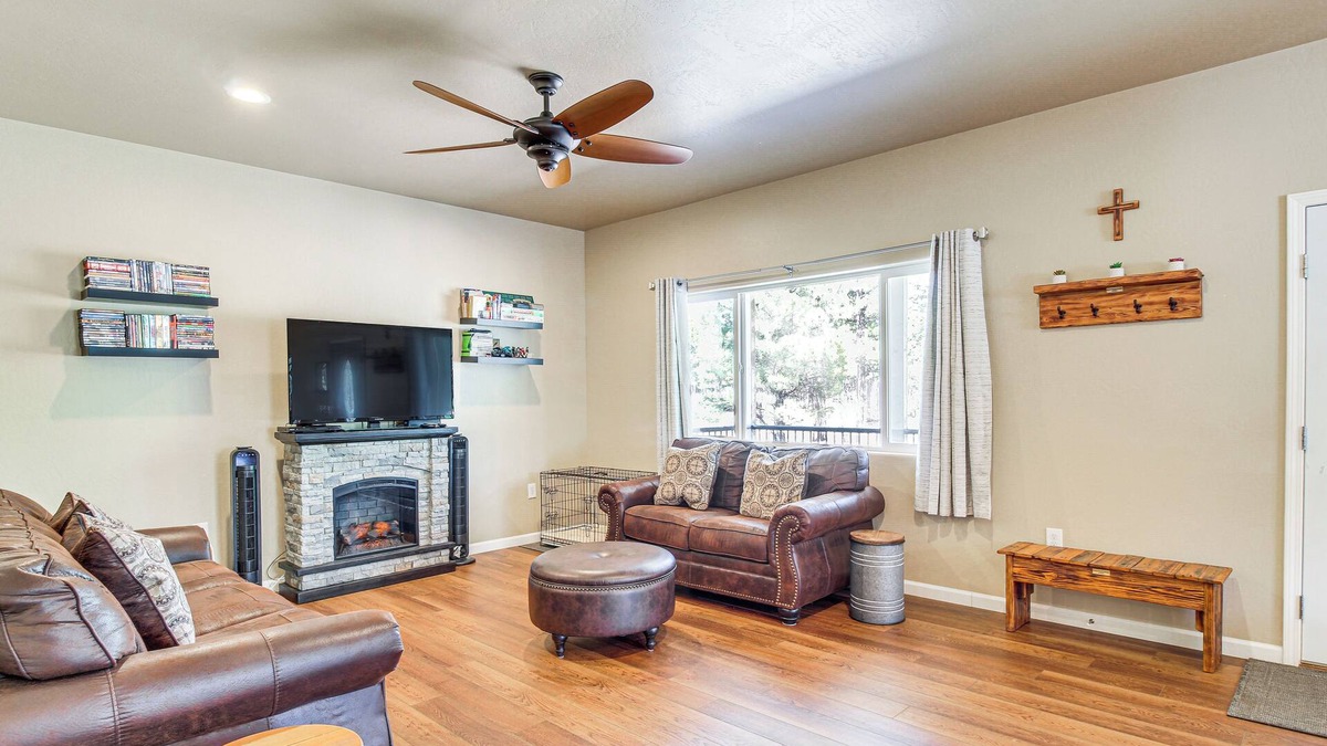 Clay Springs Cabin | Deck & ATV Trail Access: Quiet Cabin in Show Low