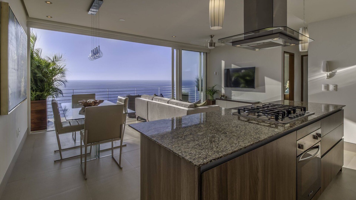 Amapas Condo | DECK JACUZZI| AMAPAS 353| BLOCK 2 BEACH| ROOFPOOL| GYM| LOS MUEURTOS BEACH