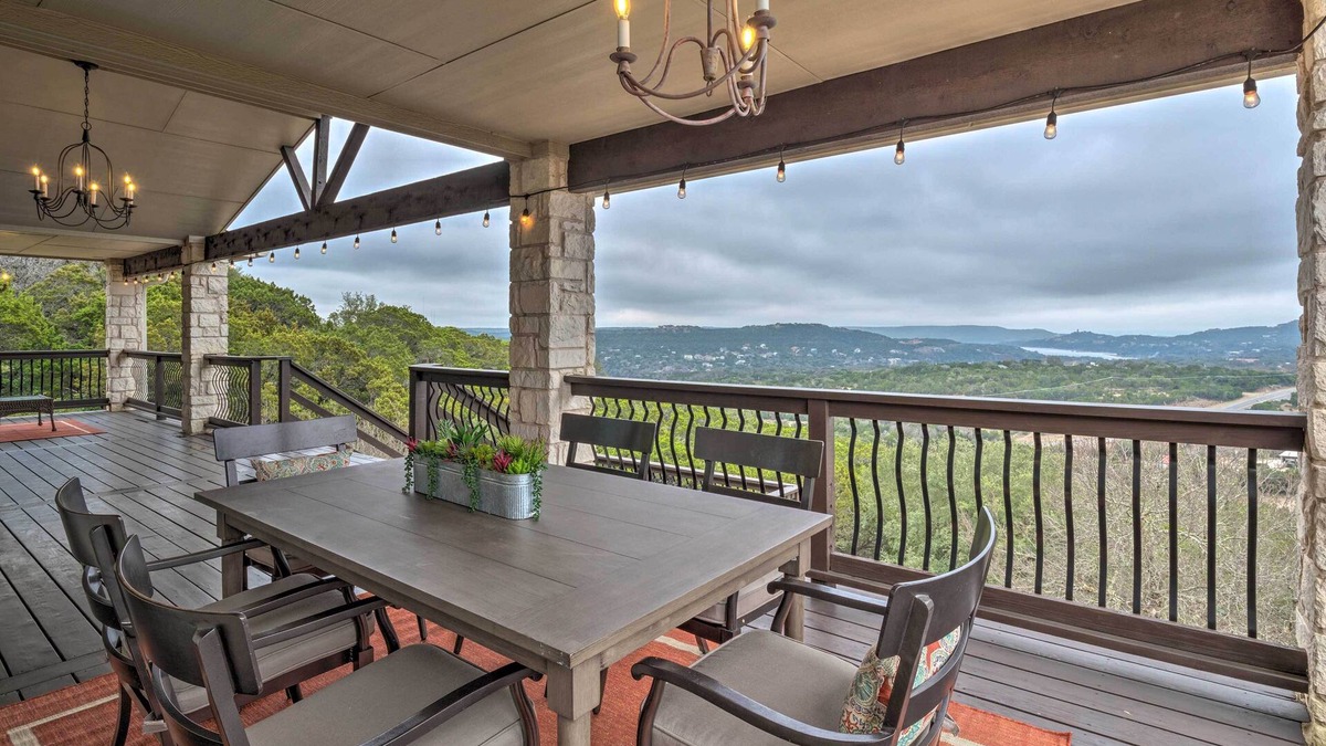 Leander House | Deck & Lake Travis Views: Hill Country Hideaway!