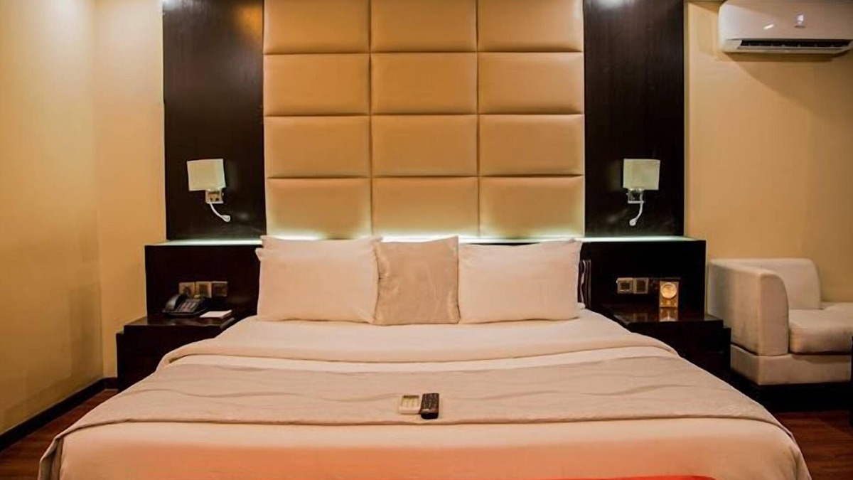 Ibadan Hotel | Dee Rocket Hotel