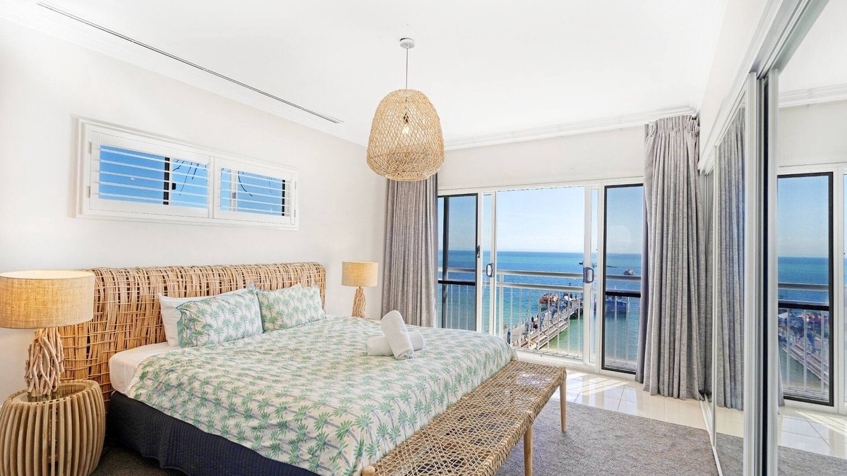 Brisbane Waterfront House | Deep Blue 14 Apartment - Halekai Moreton island
