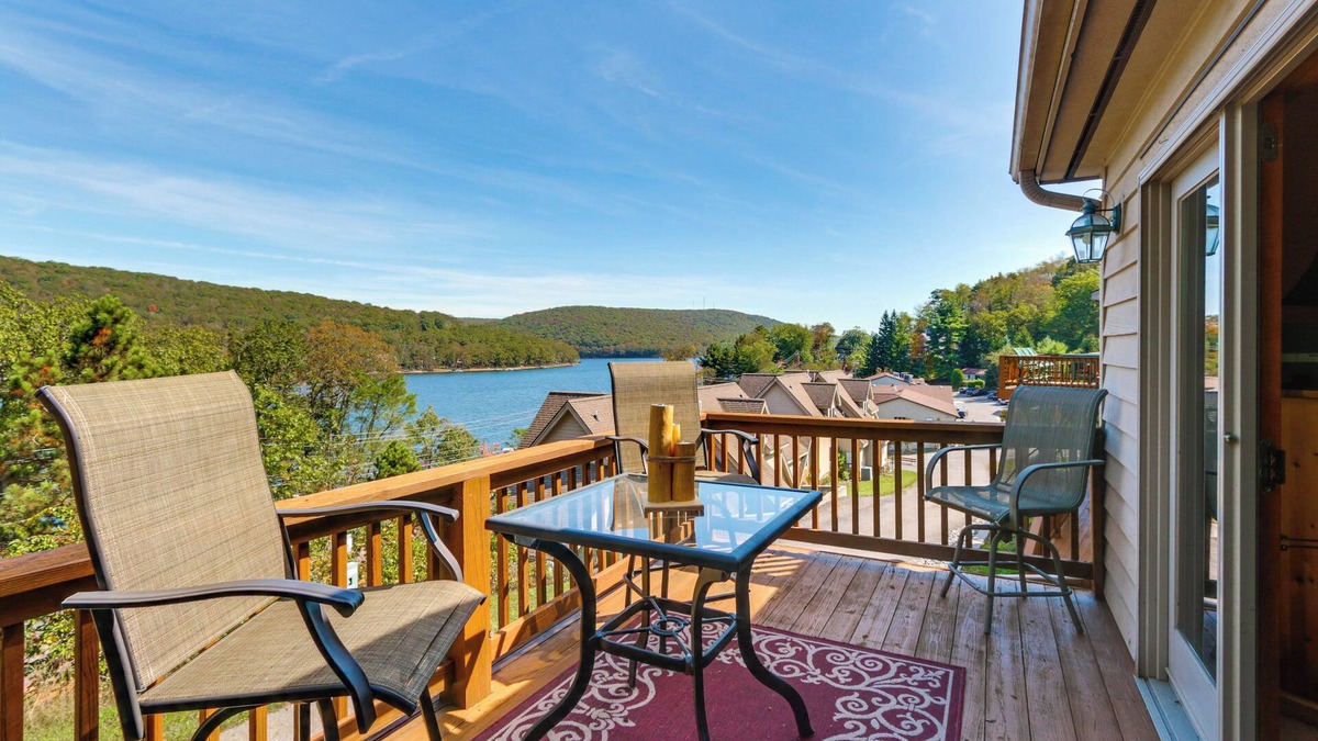 Thayerville House | Deep Creek Lake Townhome w/Deck & Water Views