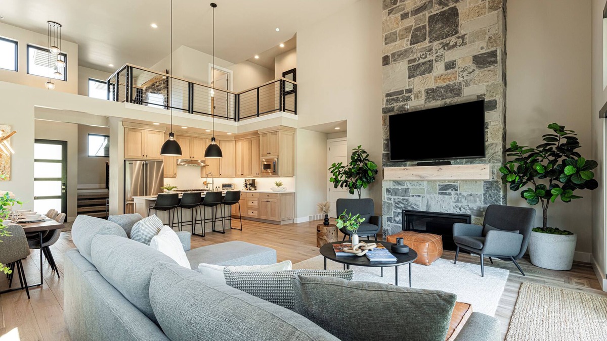 Heber House | Deer Valley East Village - 1/2 mile to ski and Jordanelle Reservoir!