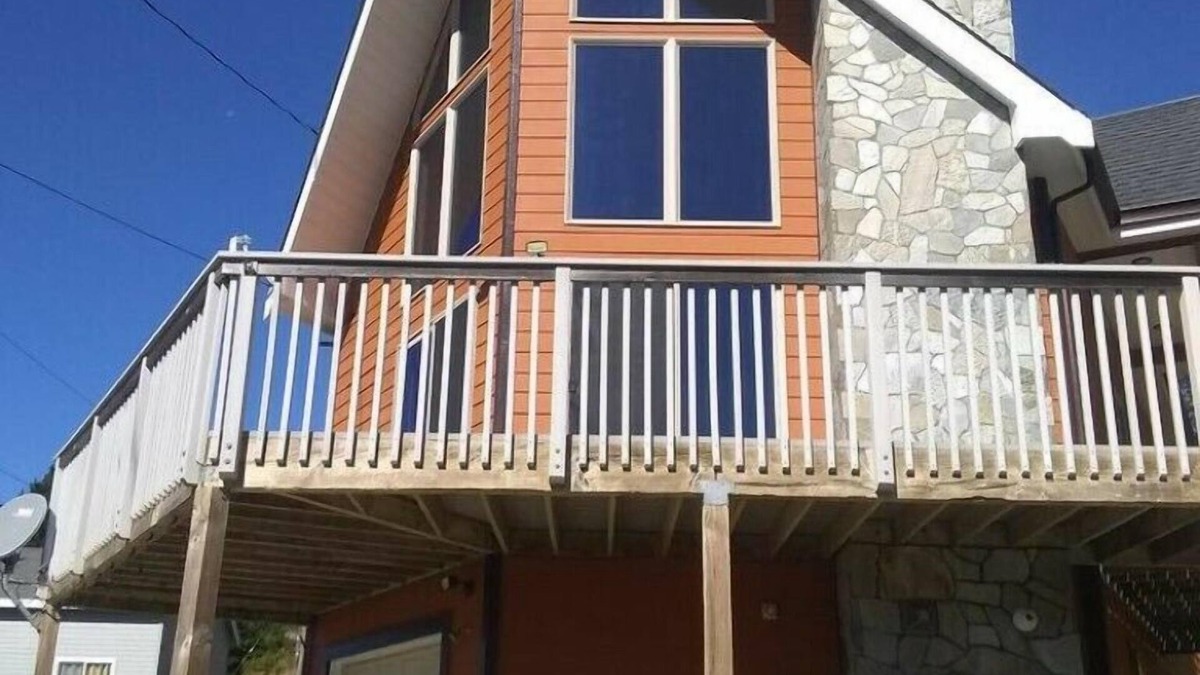 Shelter Cove House | Deer View Chalet: A Beautiful Escape