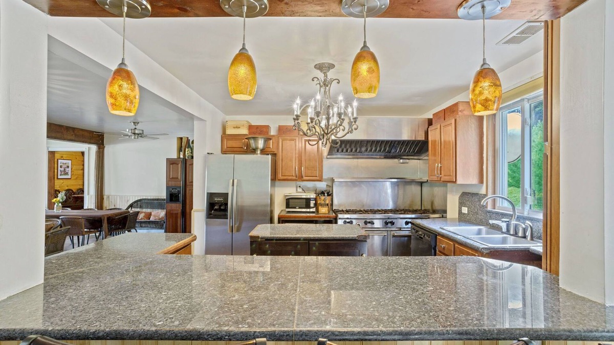 Fishs Eddy House | DeerRidge Estate By Brophy