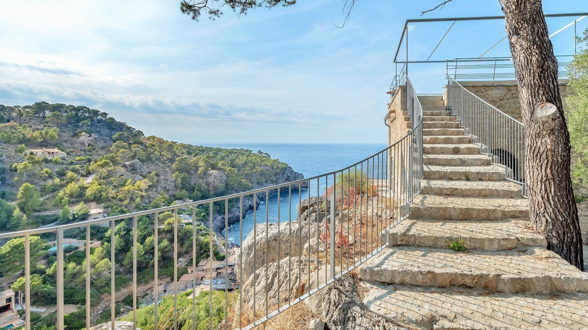 Deia Apartment | Deia tower overlooking the sea and it famous cove.