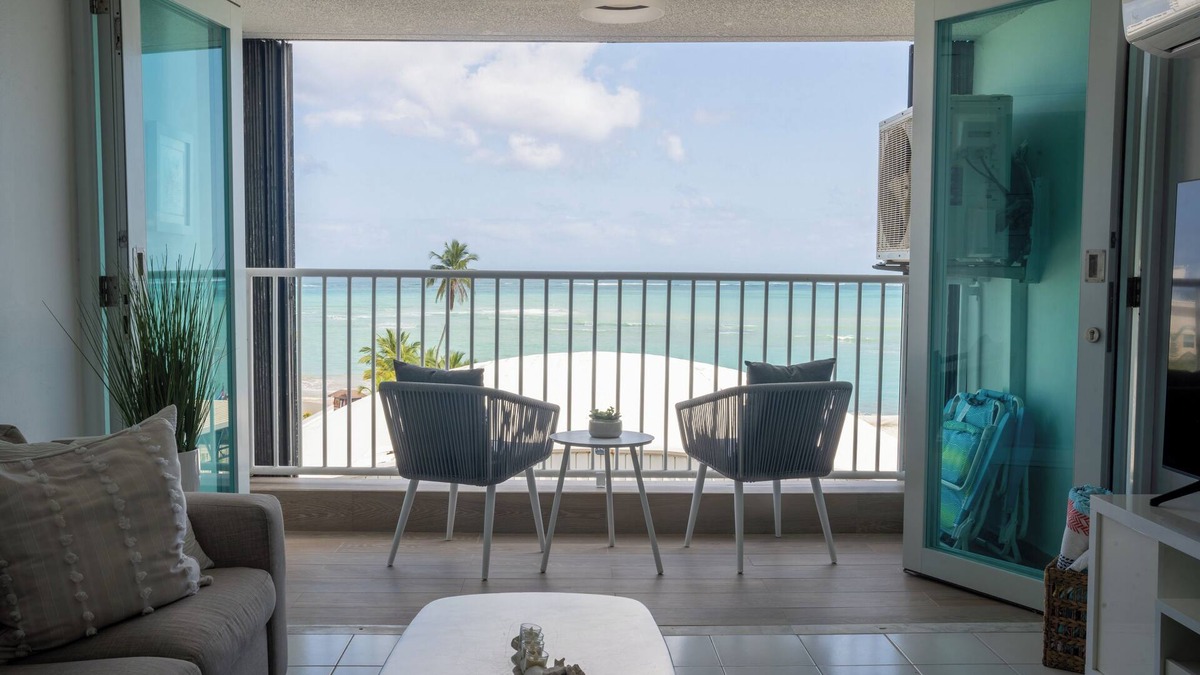 Isla Verde Apartment | Deja Blue Beachfront Apartment