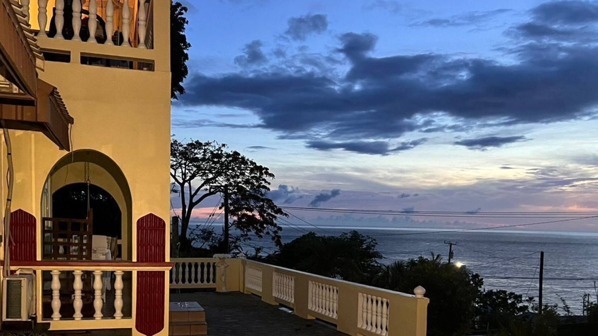 Anse La Raye Villa | Deja View is located in Canaries and offers loving sunset