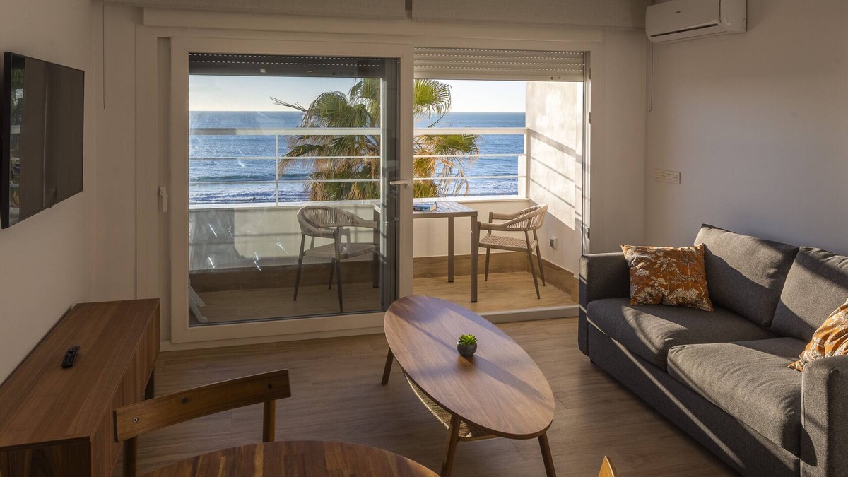 Cadiz Apartment | DELFIN Sunny Home by Cadiz4Rentals