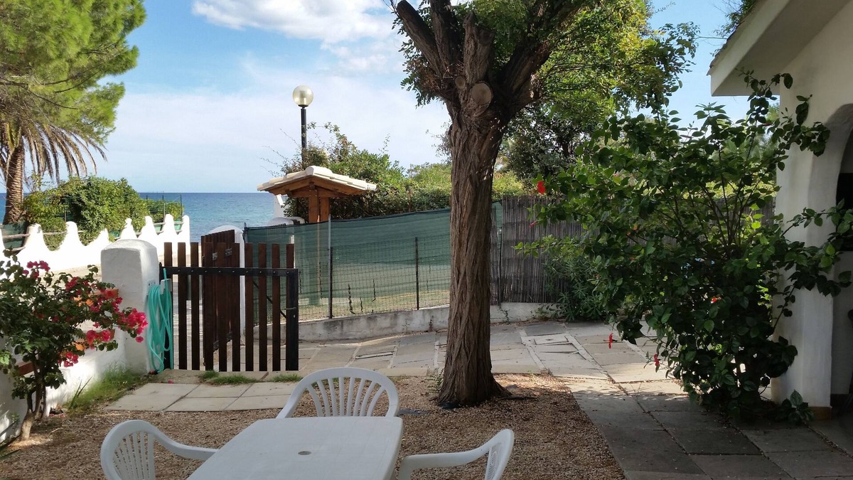 Sarroch Villa | Delicious and refined cottage by the sea a step away from the beaches of South Sardinia