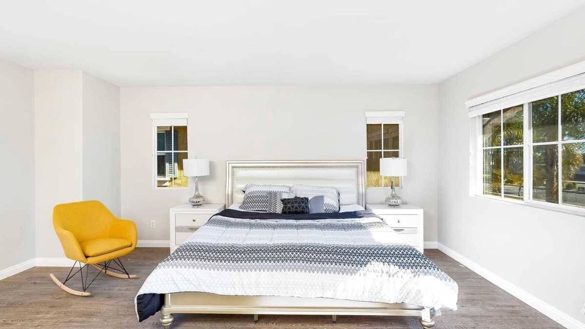 Fontana House | Delight on Jamestown Circle