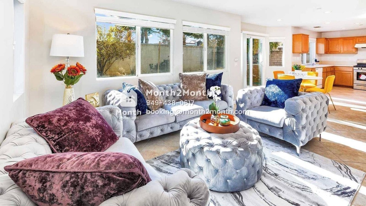 Fontana House | Delight on Jamestown Circle #41327
